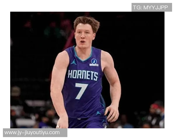 克尼佩尔费尔斯双双砍下24分科比桑德斯贡献17分弗拉格也有15分表现出色