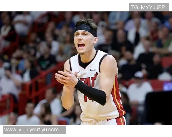 小米切尔缺席三场季前赛后重返赛场希罗与罗齐尔仍未合练 小米切尔缺席三场季前赛后重返赛场希罗与罗齐尔仍未合练