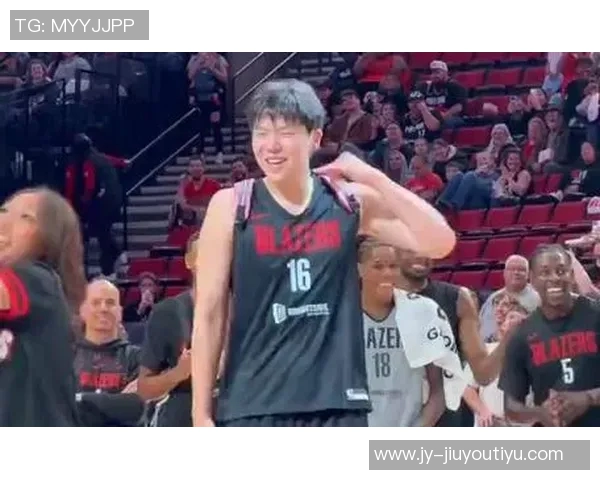 真男人的粉色选择杨瀚森分享书包抢购趣事 真男人的粉色选择杨瀚森分享书包抢购趣事