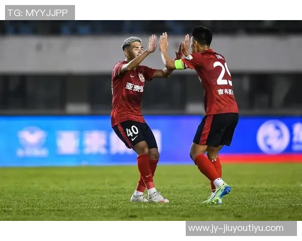 李璇分析中超争冠形势申花实力不足国安似受国足困扰 李璇分析中超争冠形势申花实力不足国安似受国足困扰