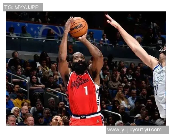 哈登称小卡运球投三分能力出众现在更主动增加出手次数