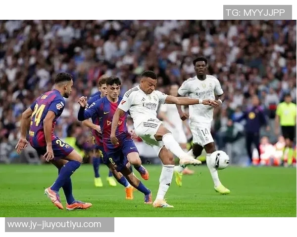 21世纪西班牙国家德比连续破门三人揭秘：姆巴佩C罗小罗的传奇时刻