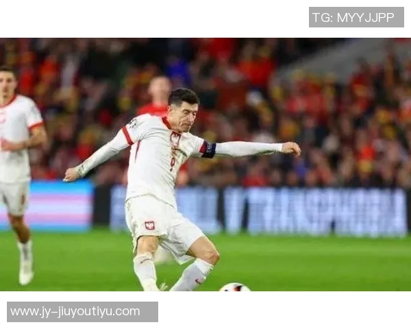 伊尔迪兹主动让点球给戴维展现体育精神与团队合作精神