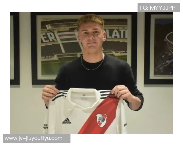 皇马最新训练动态马斯坦托诺全员合练赫伊森阿拉巴进行室内训练 皇马最新训练动态马斯坦托诺全员合练赫伊森阿拉巴进行室内训练