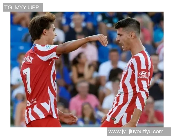 莫拉塔主动犯规染黄示意换人两次错失良机引发争议