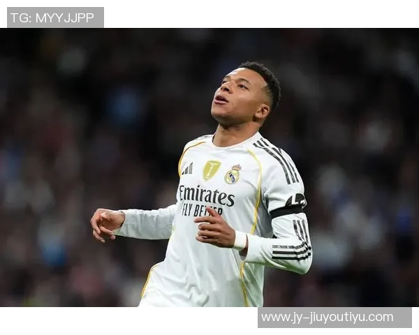 姆巴佩左手无名指骨折仍将出战曼城比赛状态引人关注