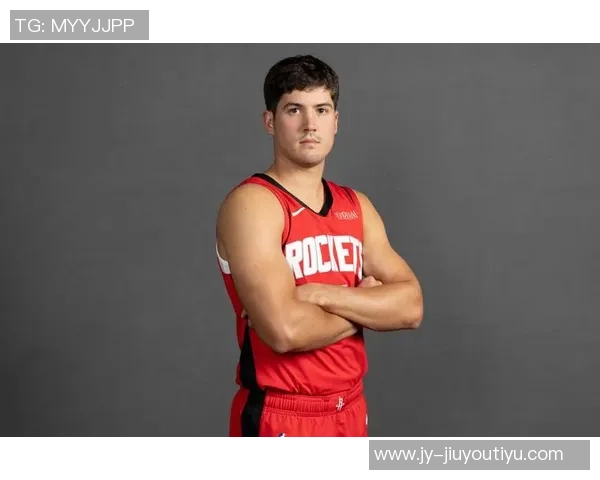 范弗里特称赞阿门打控卫表现逐渐提升适应能力显著增强 范弗里特称赞阿门打控卫表现逐渐提升适应能力显著增强