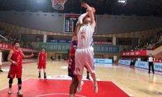 九游娱乐-中国男篮苏州备战，球员集训状态火热备战奥运会